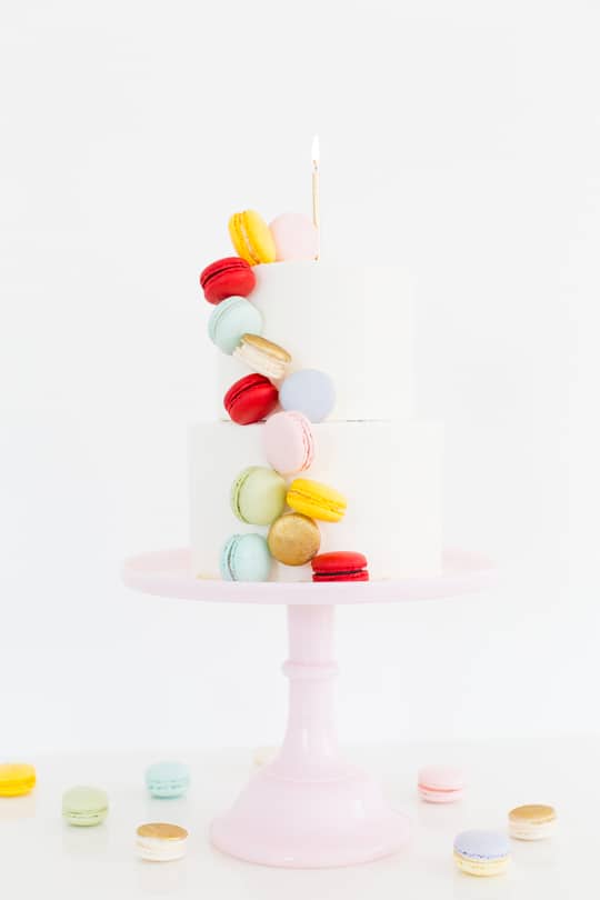 How to Make a DIY Macaron Cake