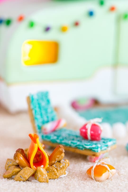 DIY retro camper gingerbread house and recipe - sugar and cloth