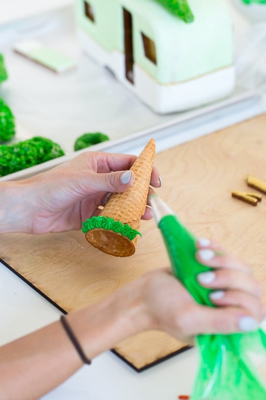 DIY retro camper gingerbread house and recipe - sugar and cloth