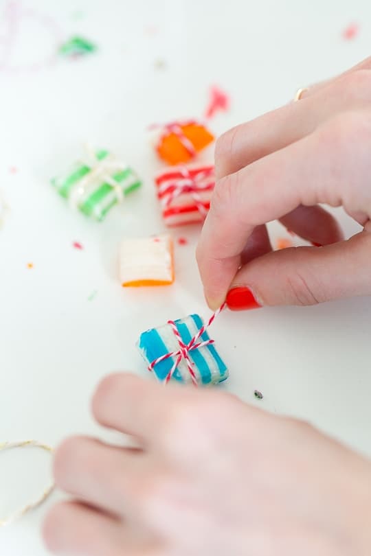 DIY retro camper gingerbread house and recipe - sugar and cloth