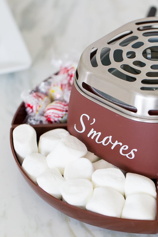 A holiday s'mores party! - Sugar & Cloth - 