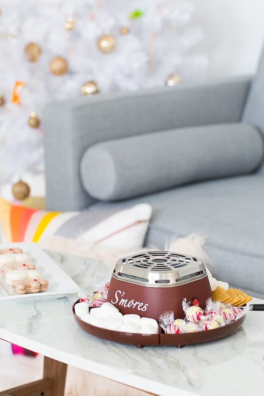 A holiday s'mores party! - Sugar & Cloth - 