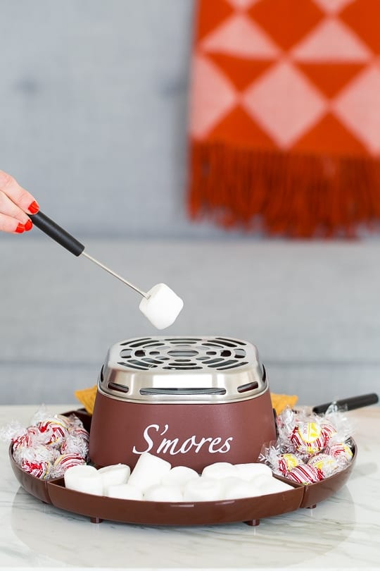 A holiday s'mores party! - Sugar & Cloth - 