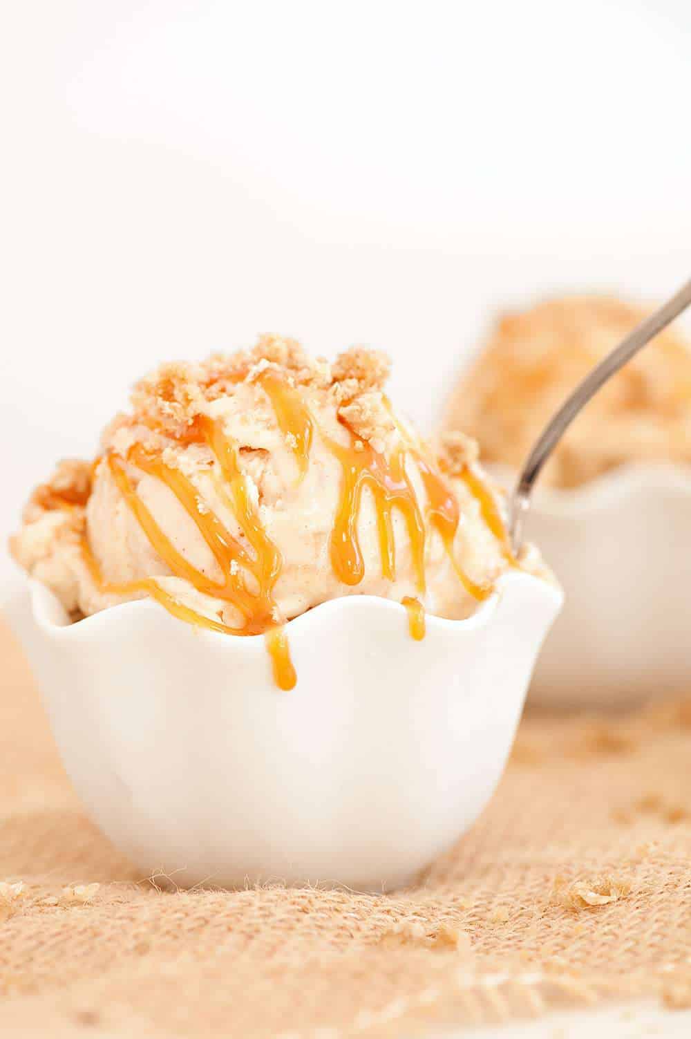 caramel apple crumble ice cream recipe - sugar and cloth