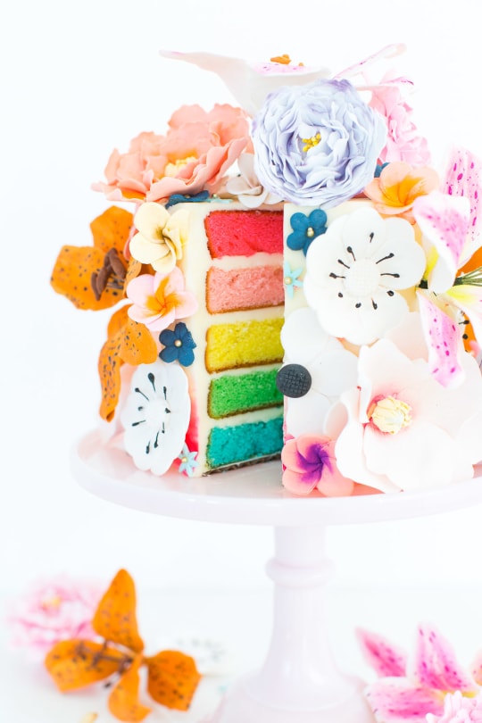DIY sugar flower cake that looks like fresh flowers