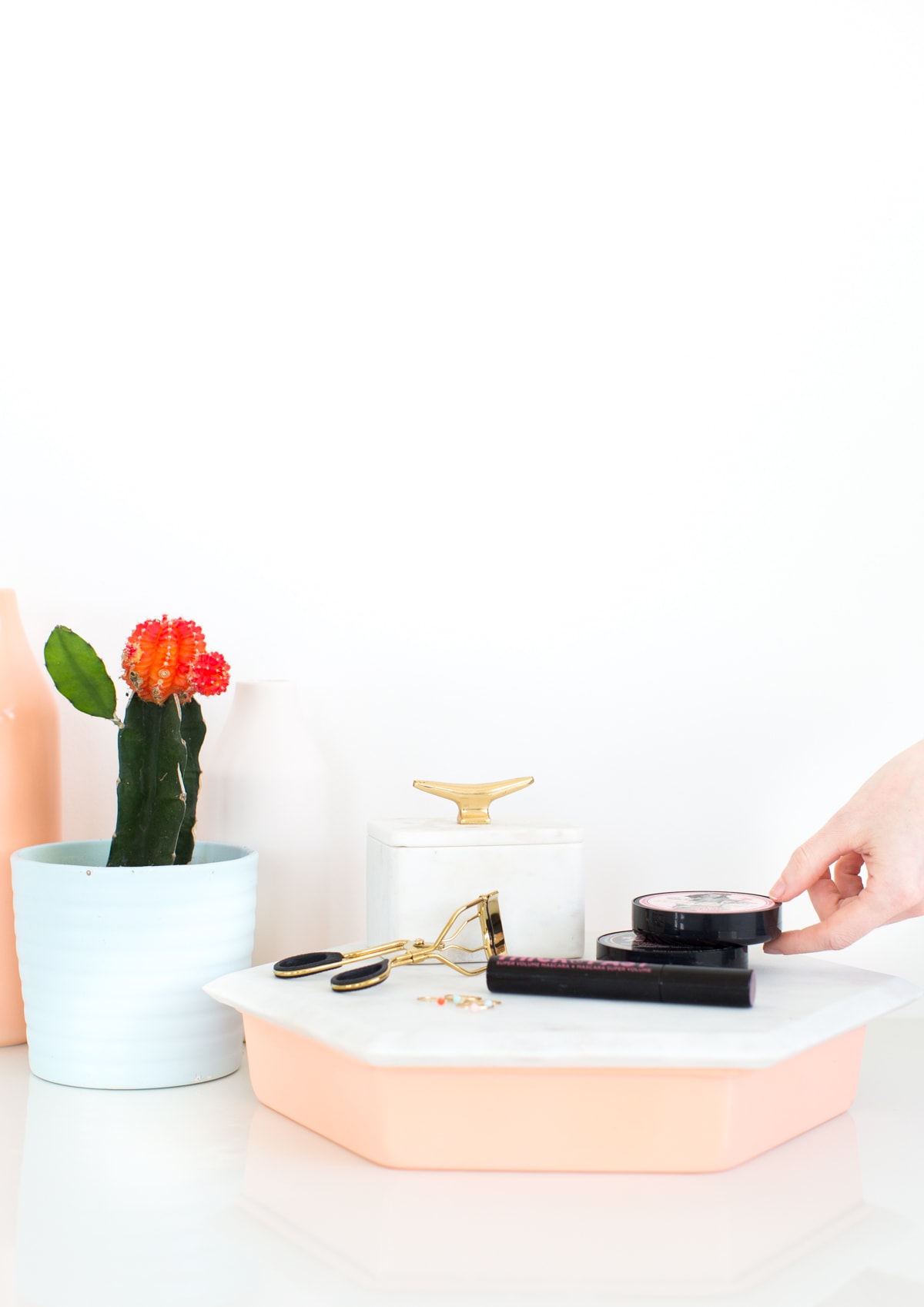 DIY Storage vanity tray - sugar and cloth