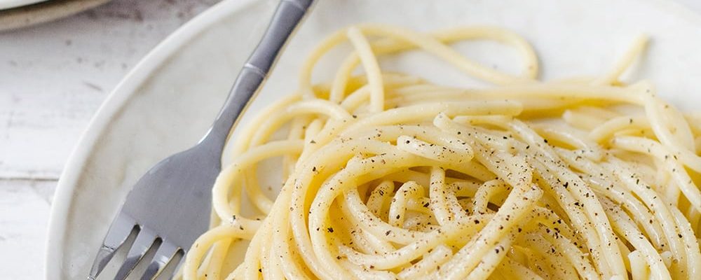 Romantic Dinner Pasta: Easy Cacio e Pepe Pasta Recipe