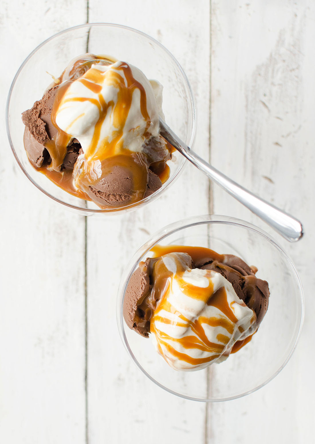 Bailey's Ice cream with whiskey caramel sauce recipe - sugar and cloth 