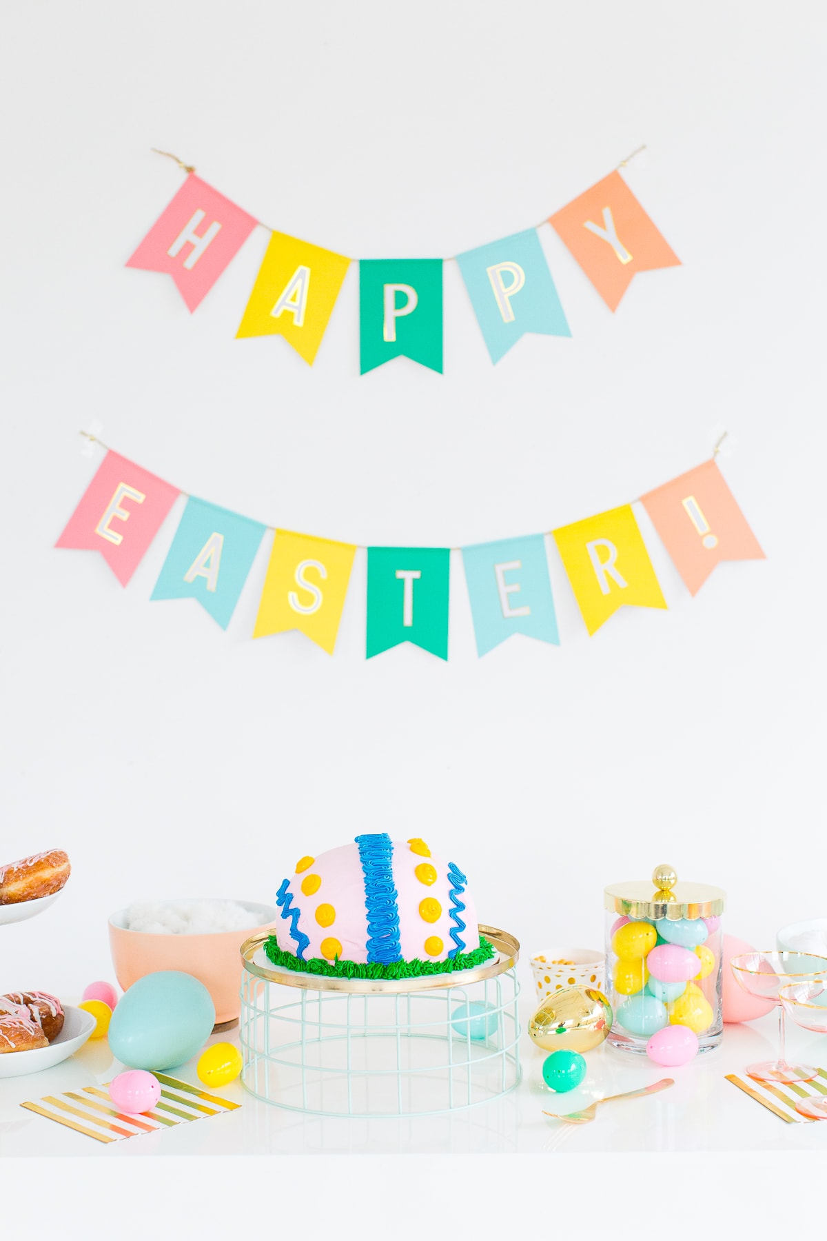 A playful Easter dessert table - sugar and cloth