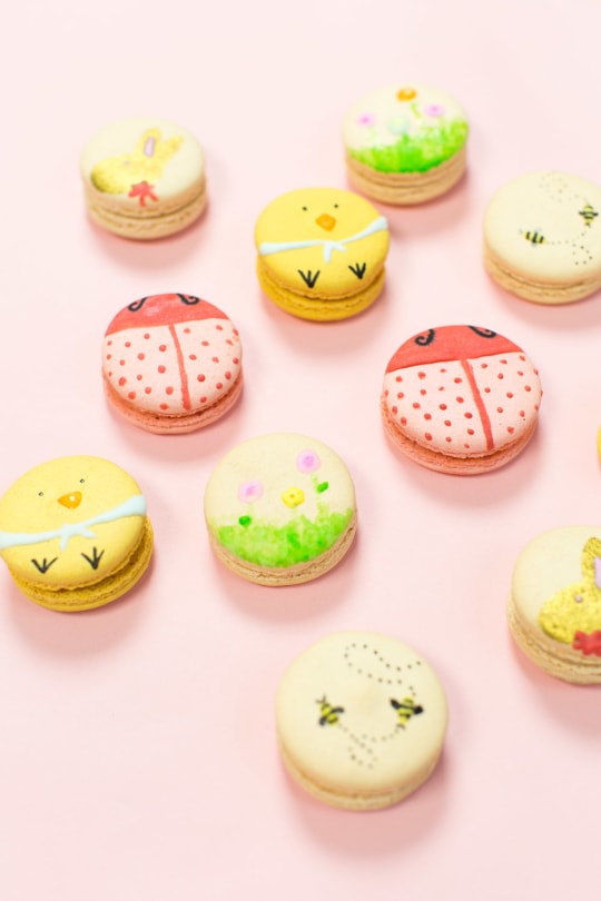 The cutest DIY Easter macarons inspired by Lindt chocolates for Spring! - sugar and cloth
