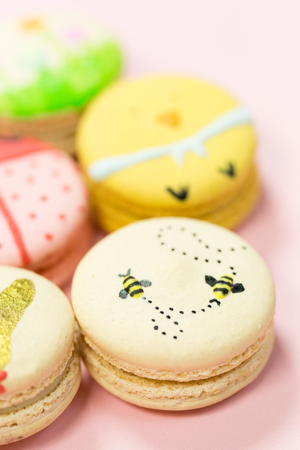 The cutest DIY Easter macarons inspired by Lindt chocolates for Spring! - sugar and cloth
