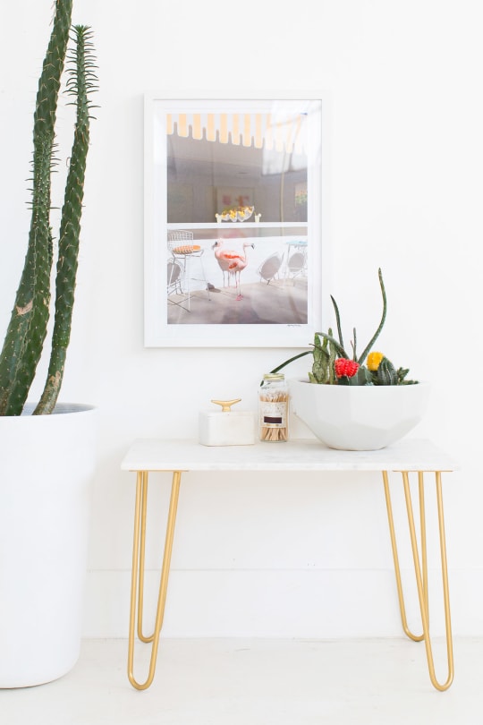 Marble Table Top DIY with Gold Accents- sugar and cloth - home decor ideas by Houston Blogger Ashley Rose #homedecor #decor #gold #diy #doityourself #tabletop #marble #sidetable #table