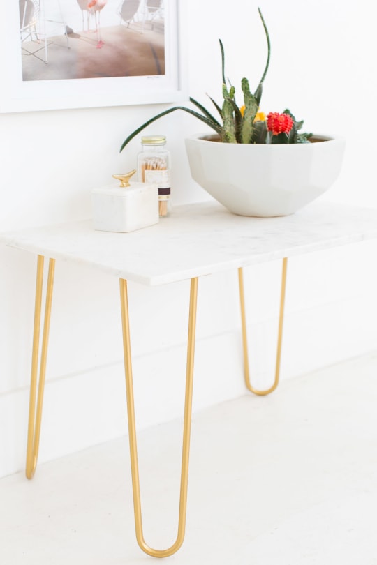 DIY marble table top and gold side table - sugar and cloth - home decor ideas by Houston blogger Ashley Rose #homedecor #gold #diy #doityourself #tabletop #marble #sidetable #table 