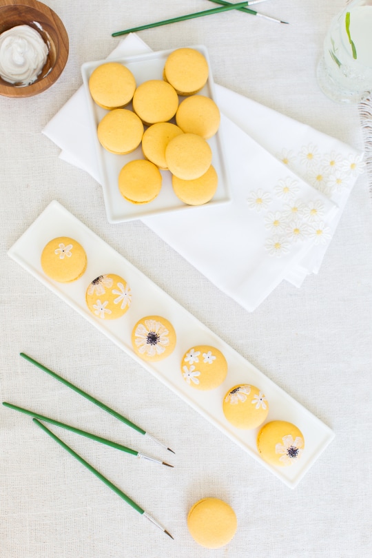 DIY wildflower macarons - sugar and cloth