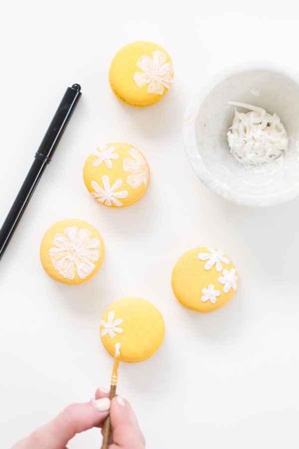 DIY Easter Wildflower Macarons — Sugar & Cloth