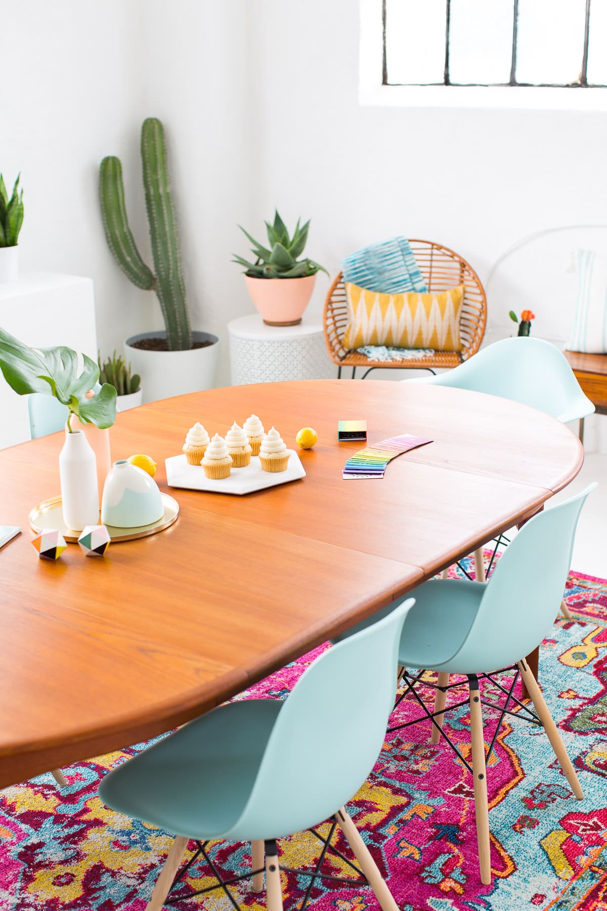 How decorate a joyful and modern dining room for Summer! - sugar and cloth - ashley rose - houston blogger