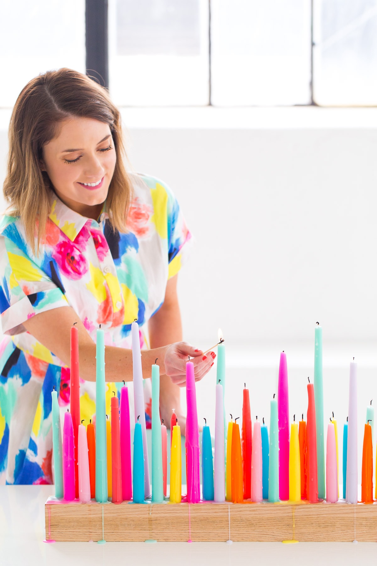 A perfectly colorful rainbow DIY taper candle holder for parties and entertaining - sugar and cloth