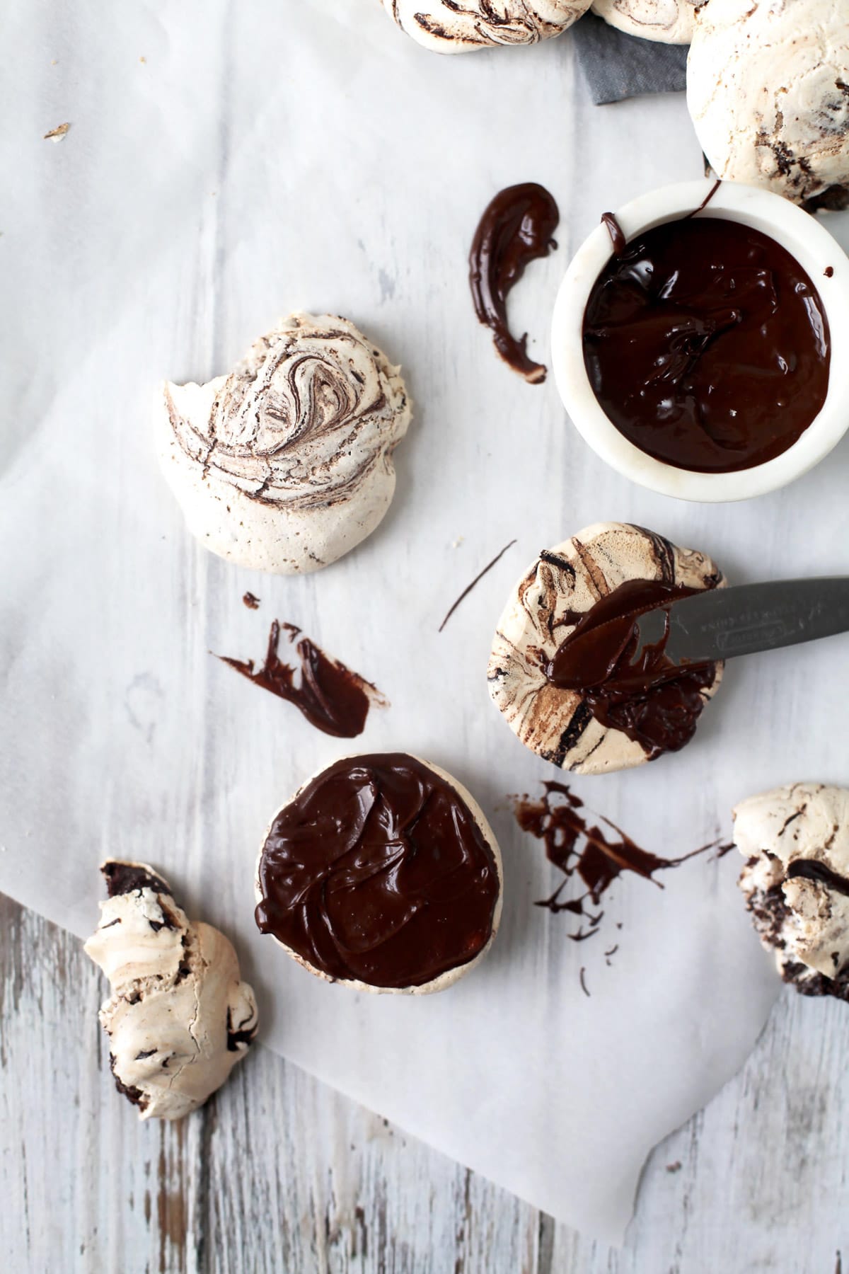 Yummy mocha swirl meringue cookies recipe for a light sweet treats for Summer! - sugar and cloth