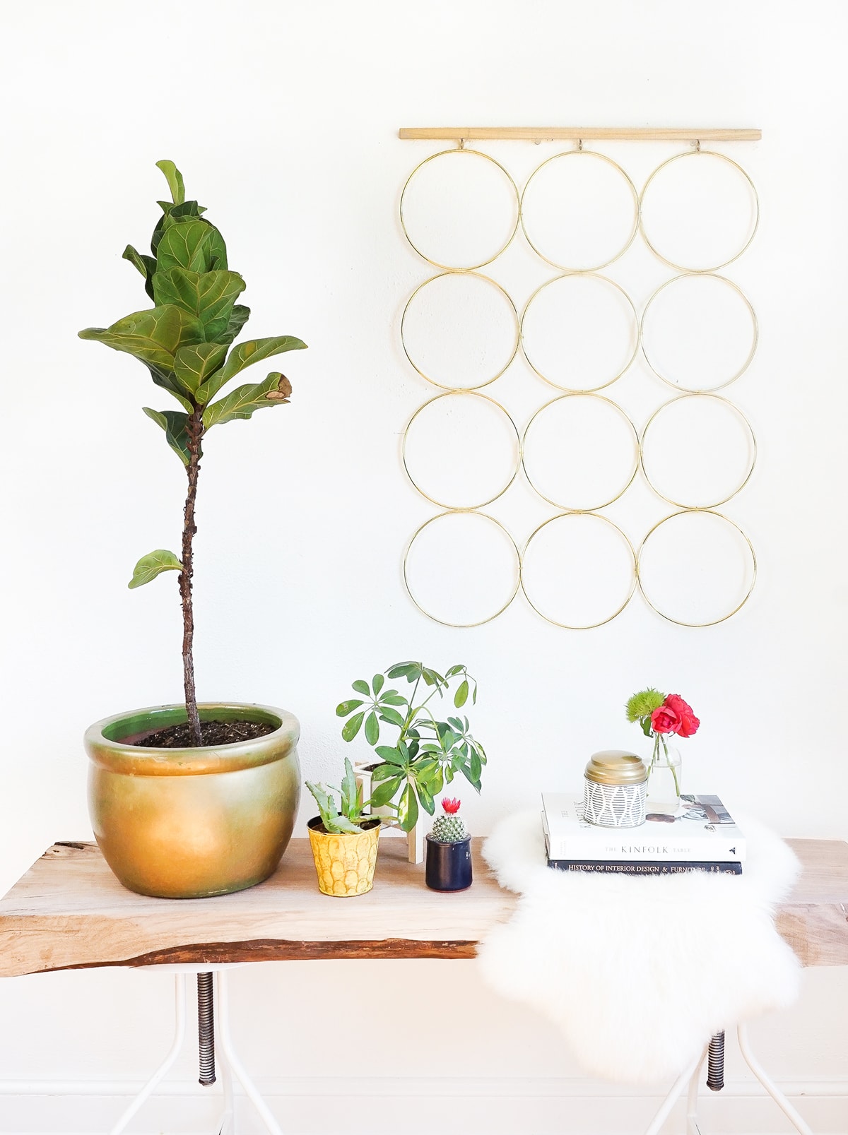 A simple and sophisticated DIY brass ring wall decor to hang at home! - sugar and cloth