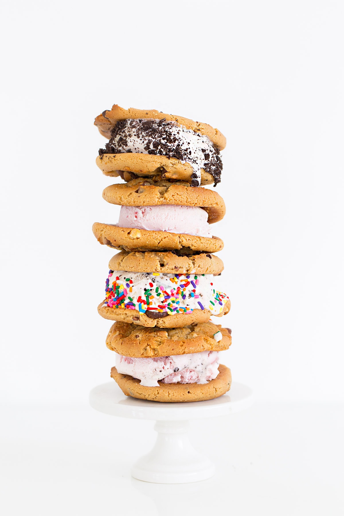 We all scream for warm cookie ice cream sandwiches, am I right?! Download these free printable ice cream postcard invitations by Sugar & Cloth for Baskin-Robbins