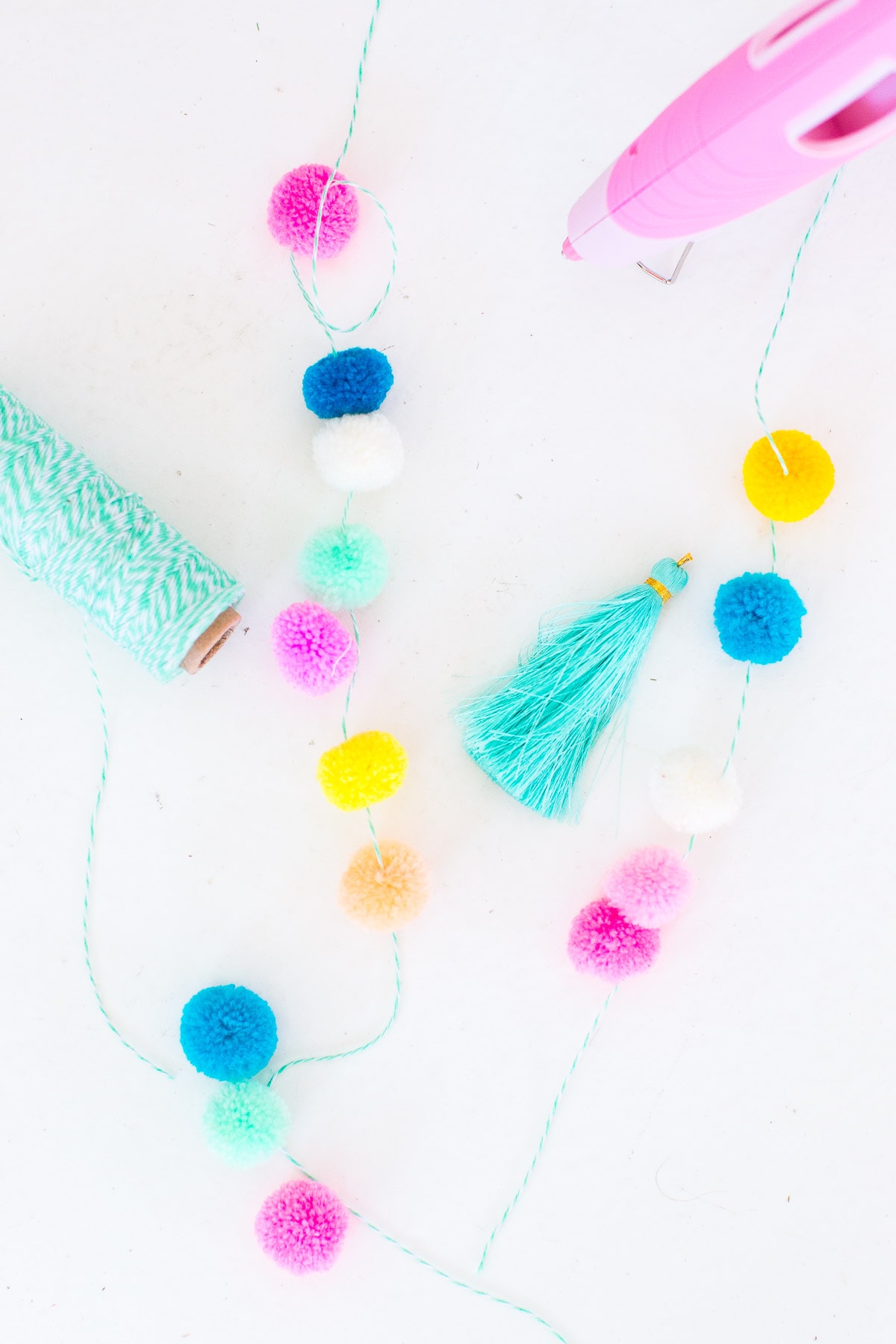 Make a statement this Summer with our DIY pom pom tassel circle pool bag! - sugar and cloth - houston blogger