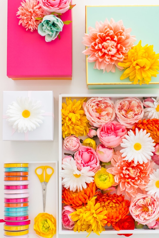 The perfect Mother's Day gift wrapping: DIY faux flower gift topper stickers by Sugar & Cloth - houston blogger