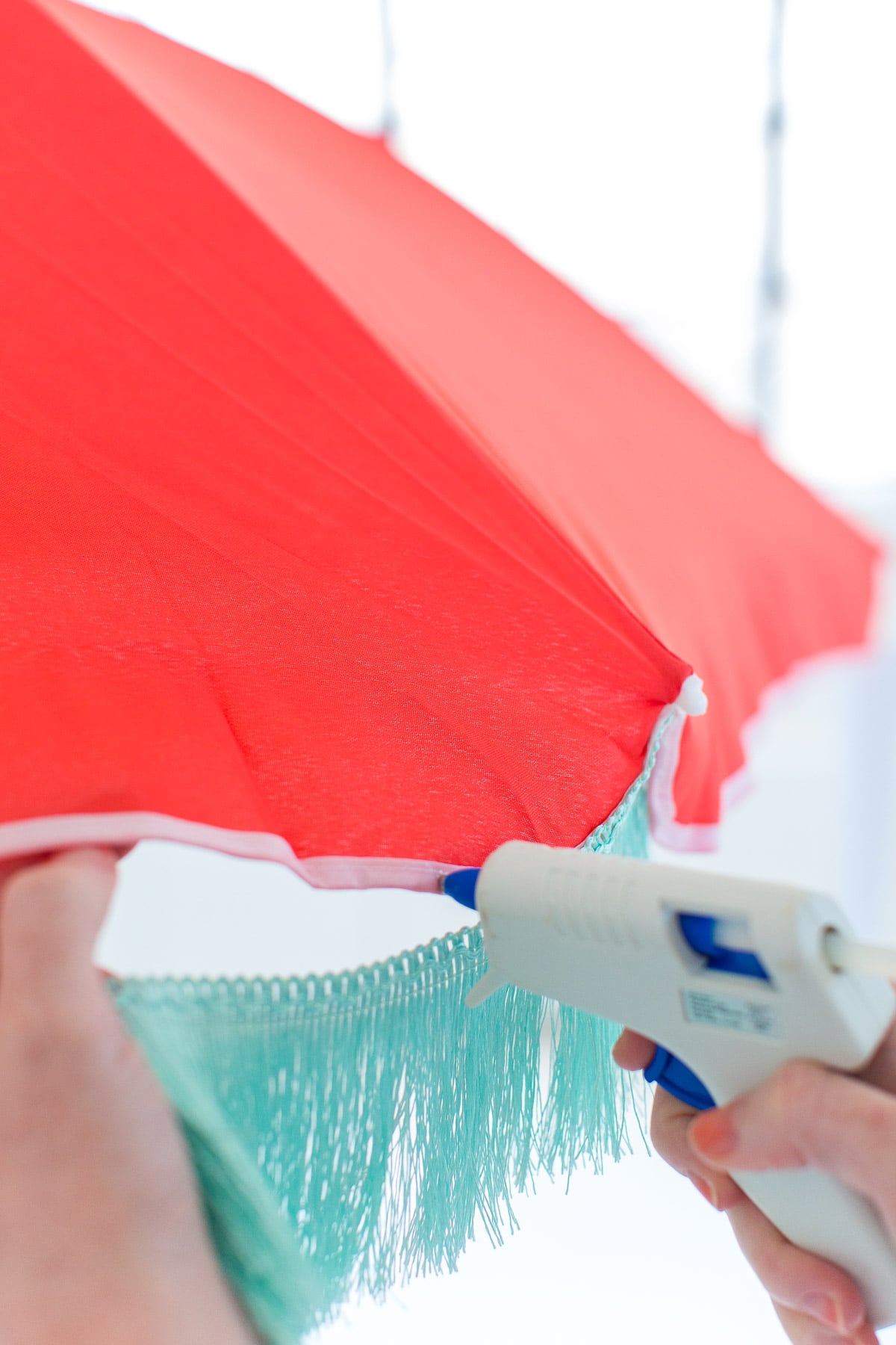 The cutest DIY retro beach umbrella for under $100 by Sugar and Cloth! - houston blogger - summer