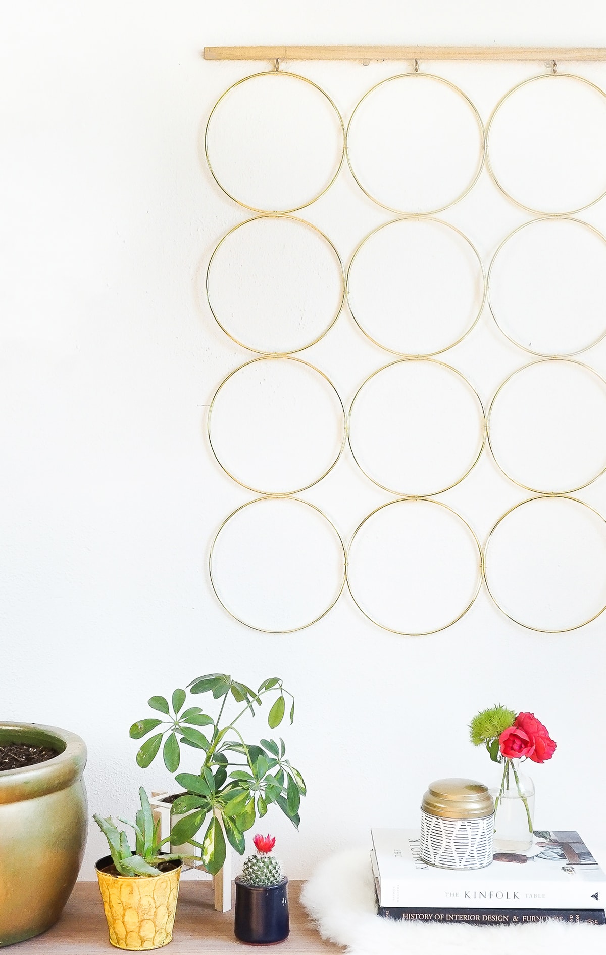 A simple and sophisticated DIY brass ring wall decor to hang at home! - sugar and cloth