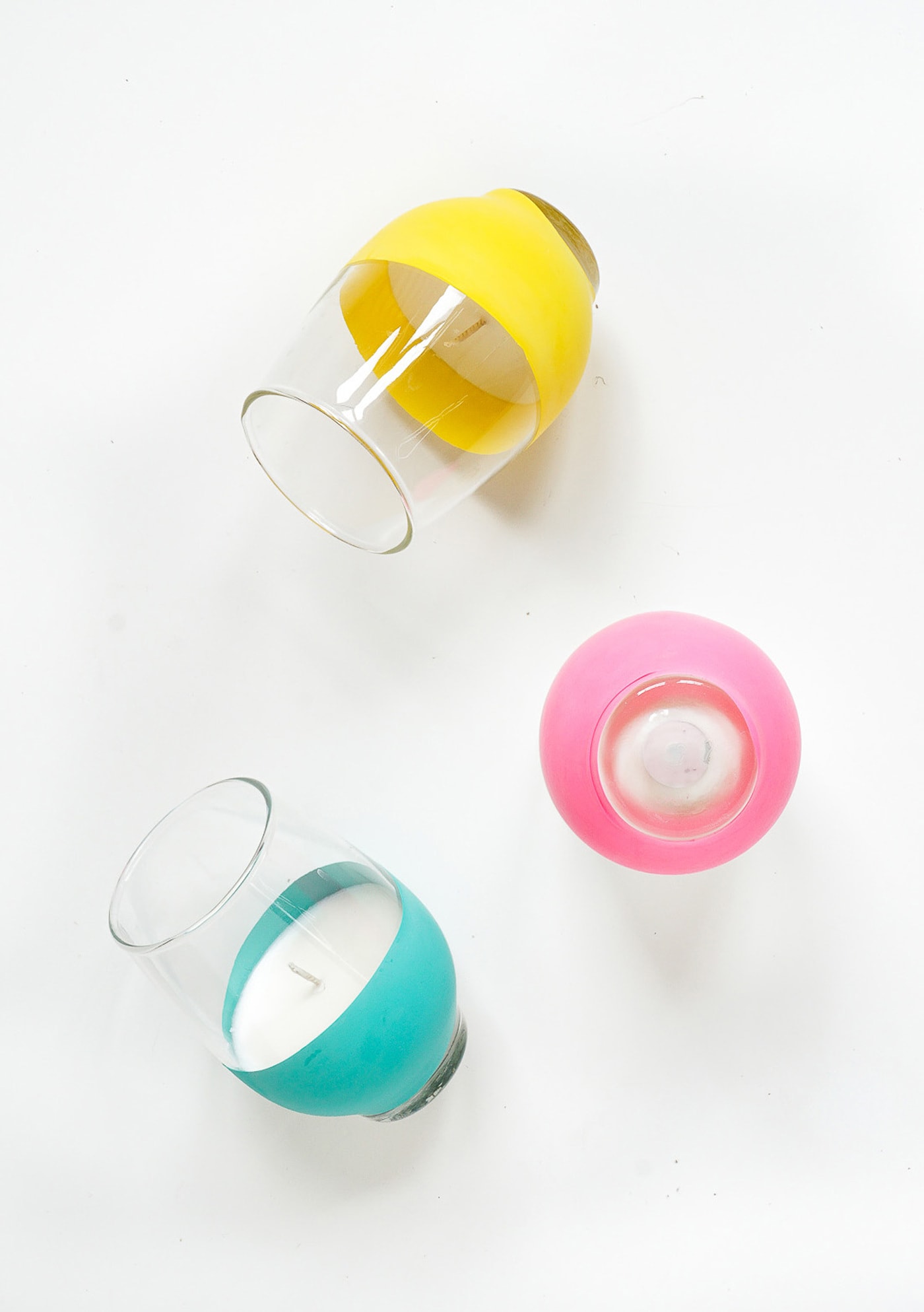 DIY BALLOON DIPPED CITRONELLA CANDLES - sugar and cloth