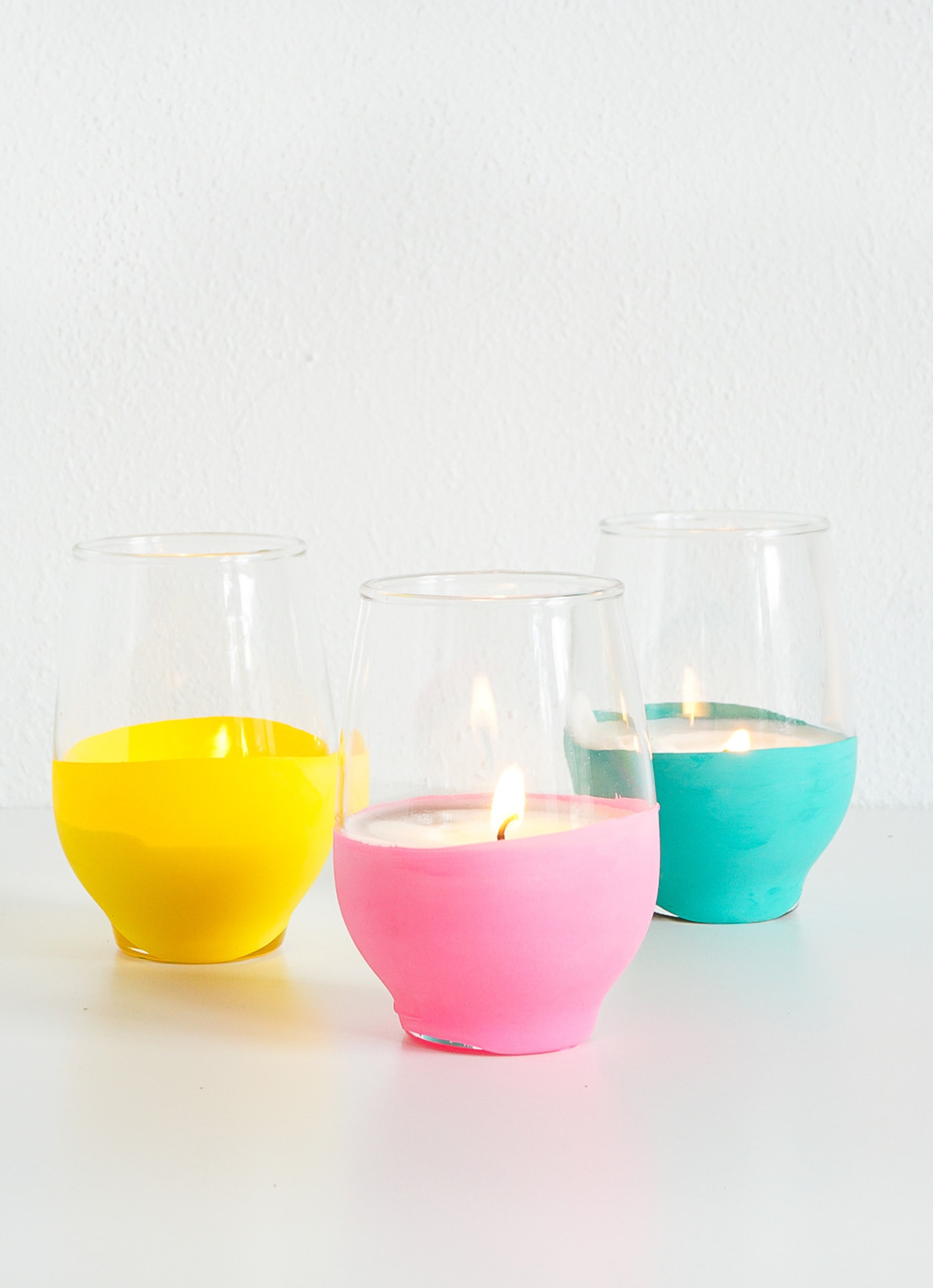 DIY BALLOON DIPPED CITRONELLA CANDLES - sugar and cloth