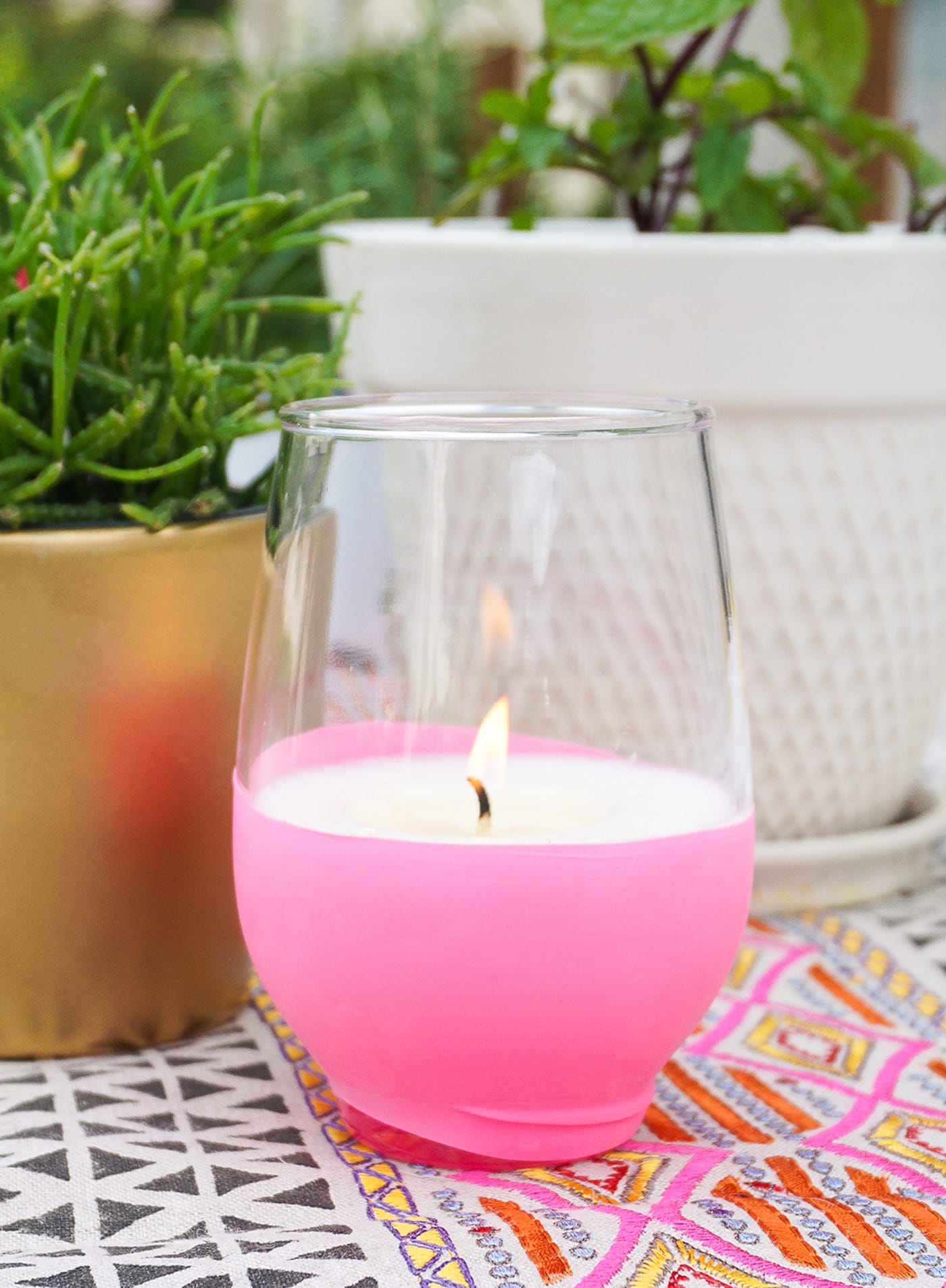 DIY BALLOON DIPPED CITRONELLA CANDLES - sugar and cloth