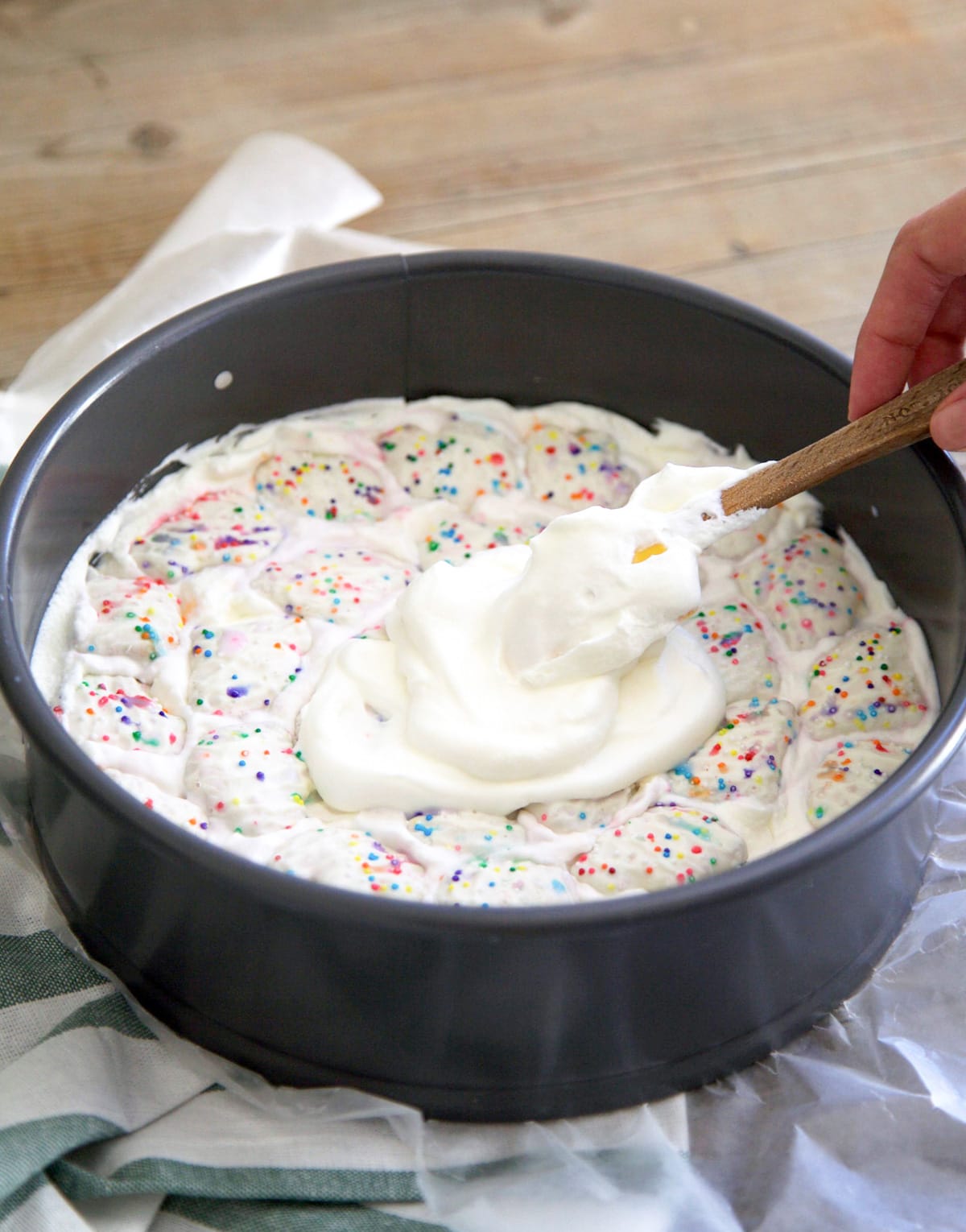 Frosted Animal Cracker Cake - Sugar & Cloth