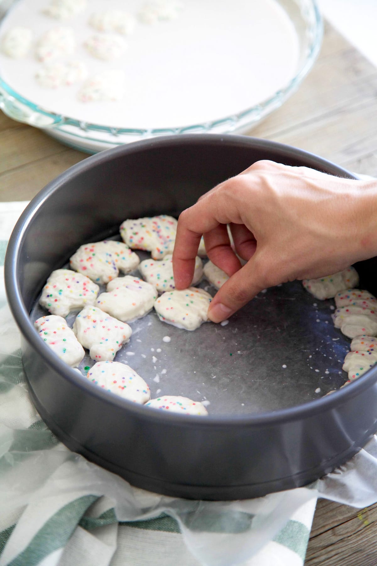 Frosted Animal Cracker Cake - Sugar & Cloth