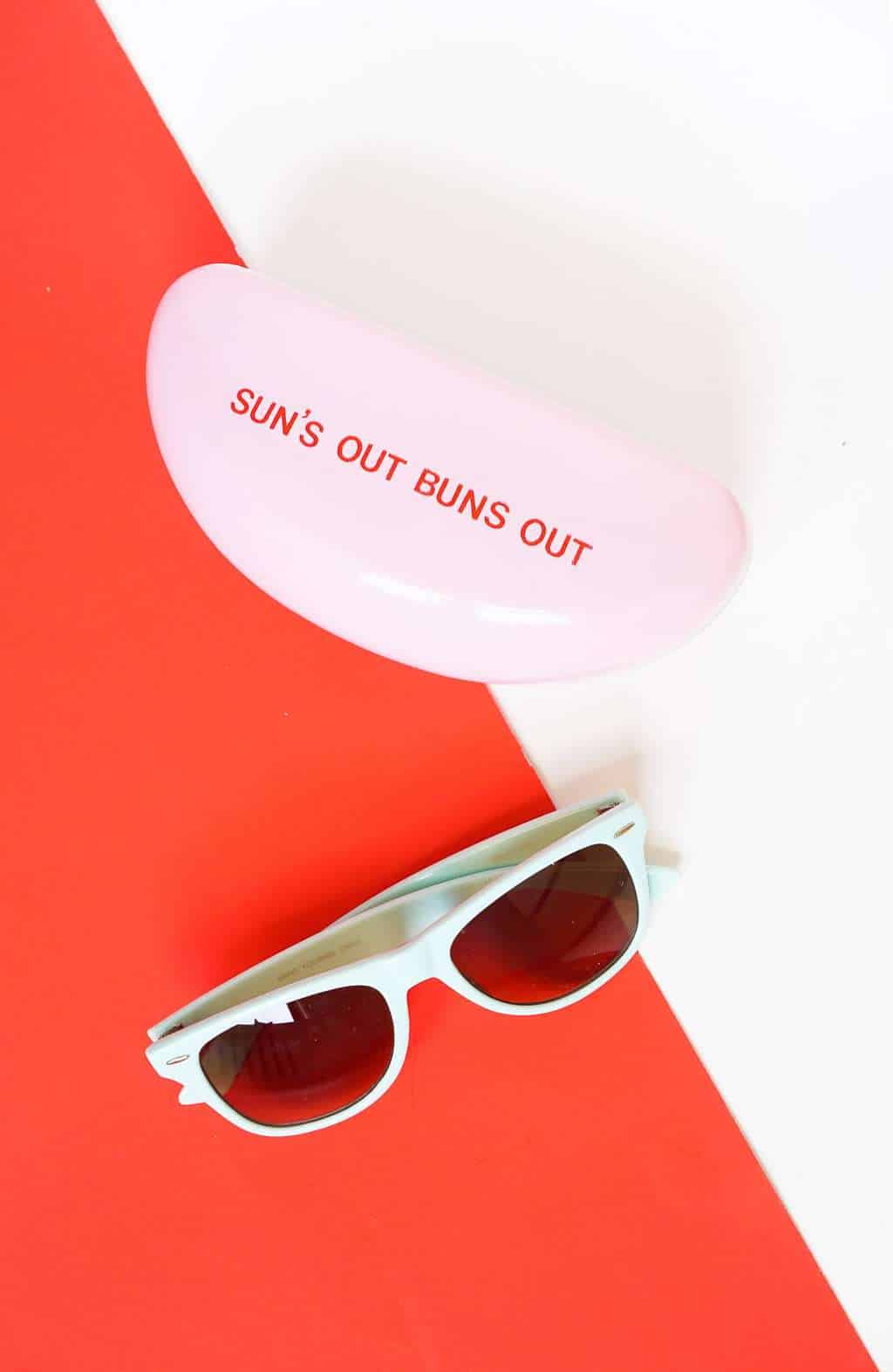 Sun's out, buns out! DIY retro sunglasses case on Sugar & Cloth!