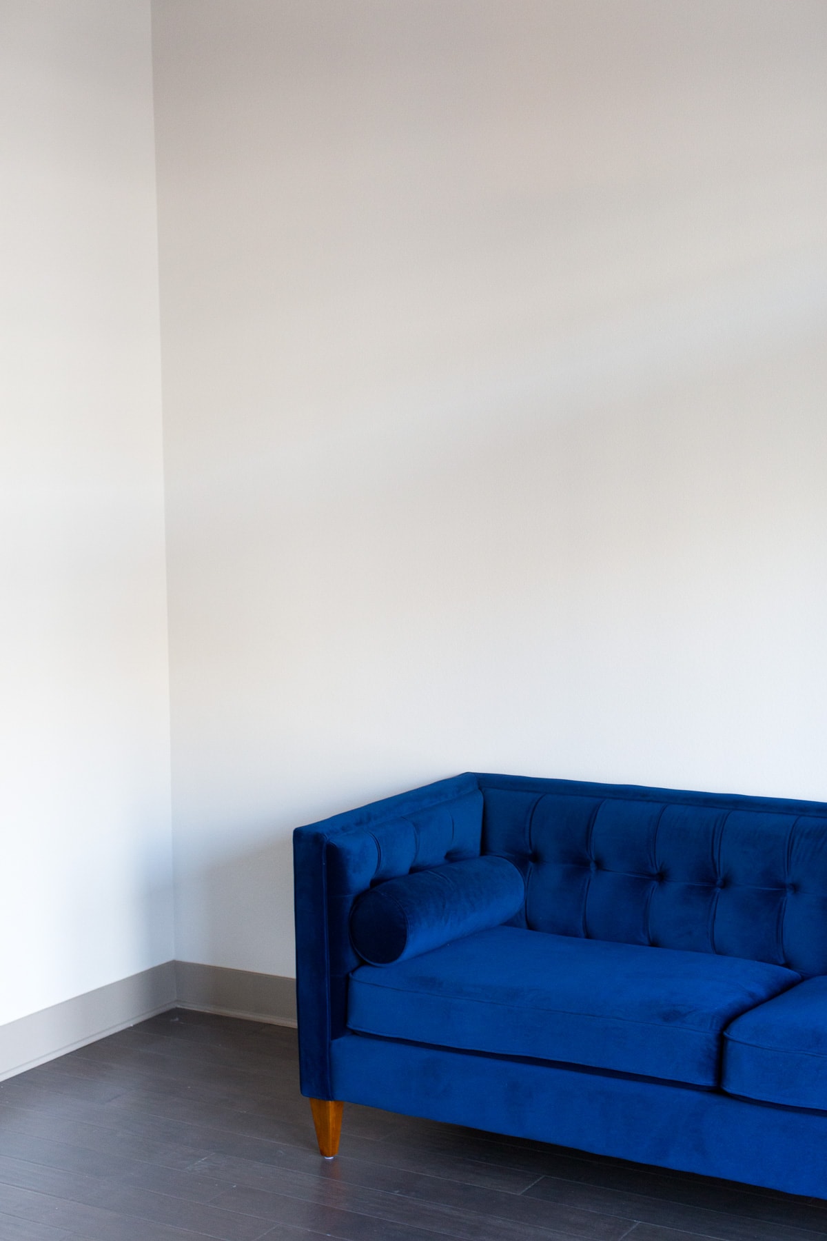 Living Room Makeover How To Choose The Perfect White Wall Paint
