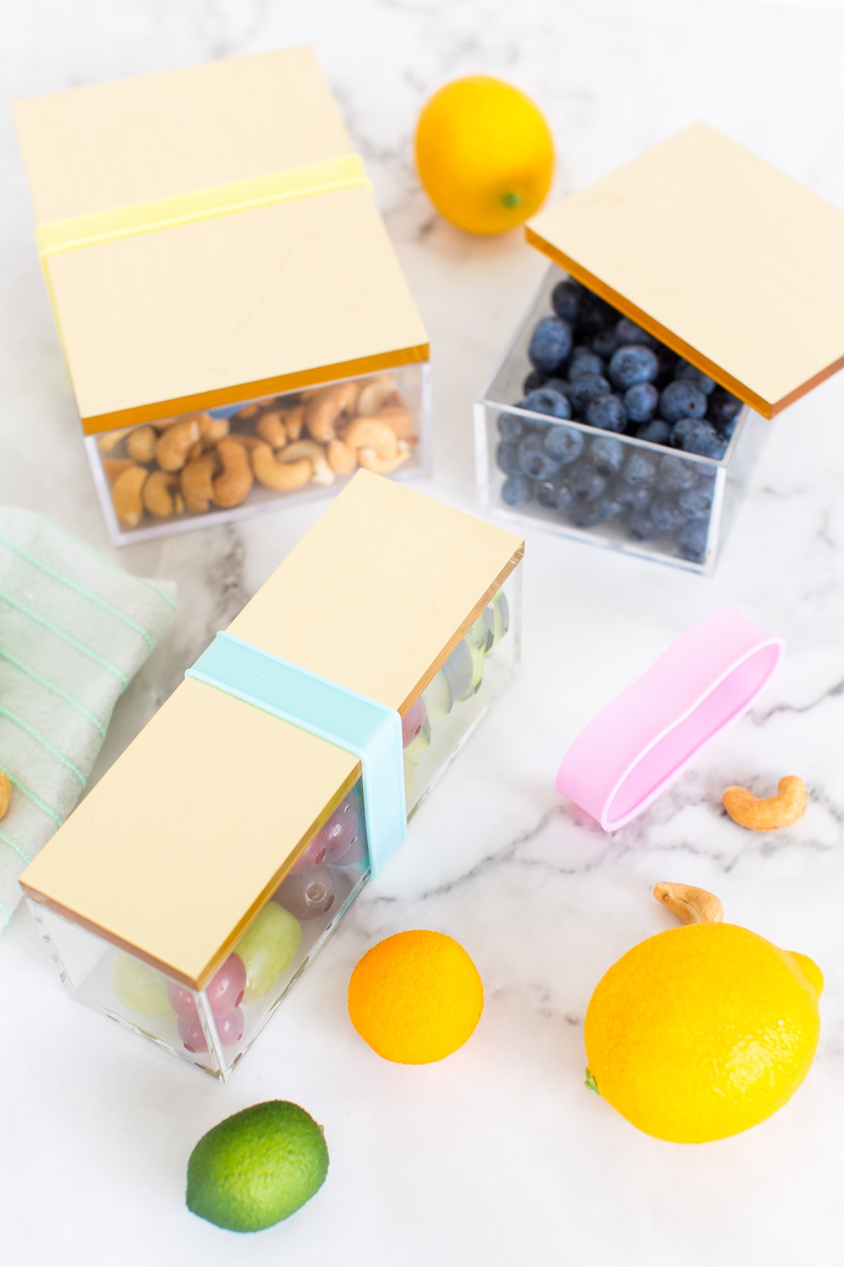 Nothing says lunch time glam quite like this five minute DIY bento box! - sugar and cloth