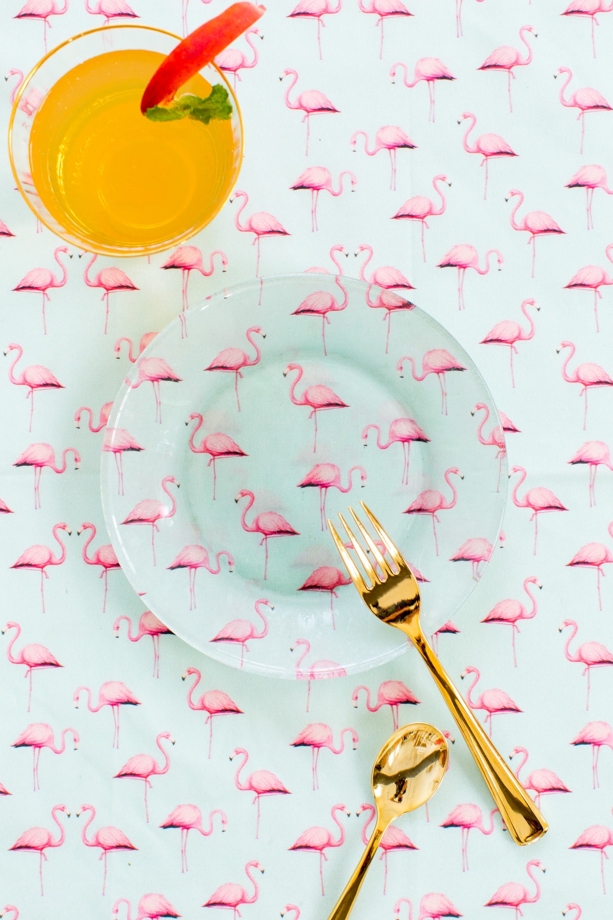 Colorful and cute DIY statement printed plates - sugar and cloth