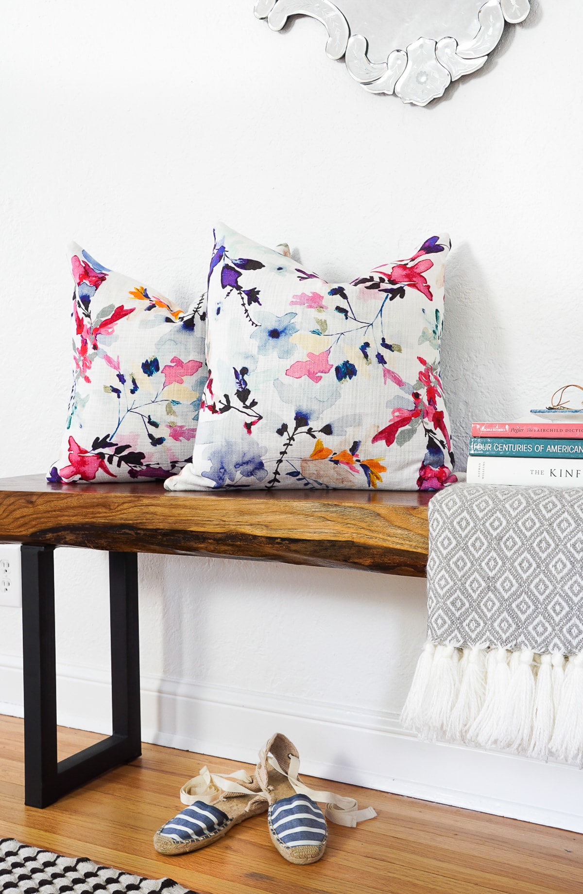 Say what?! DIY no-sew envelope pillows made from napkins! - sugar and cloth