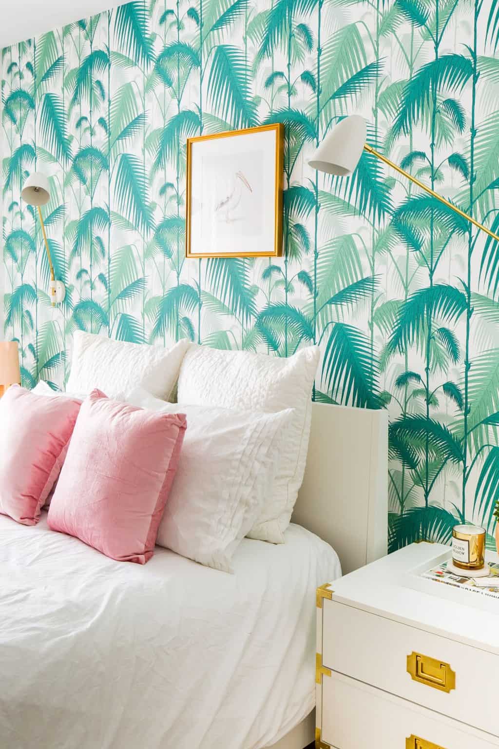 15 Fun & Bold Wallpaper Designs