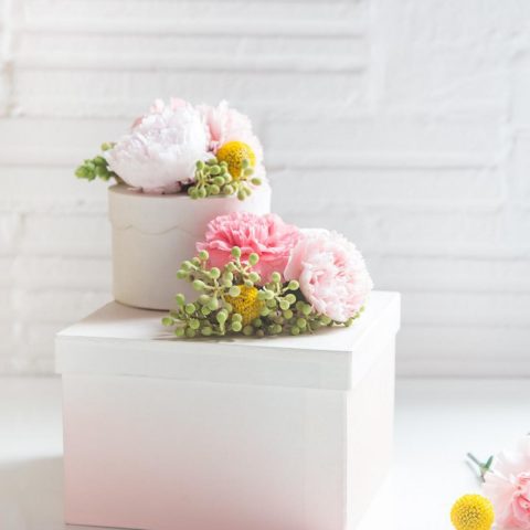 Inexpensive and Unique Gift Ideas for the Modern Hostess Under $20 by Ashley Rose of the award winning DIY blog, Sugar & Cloth.