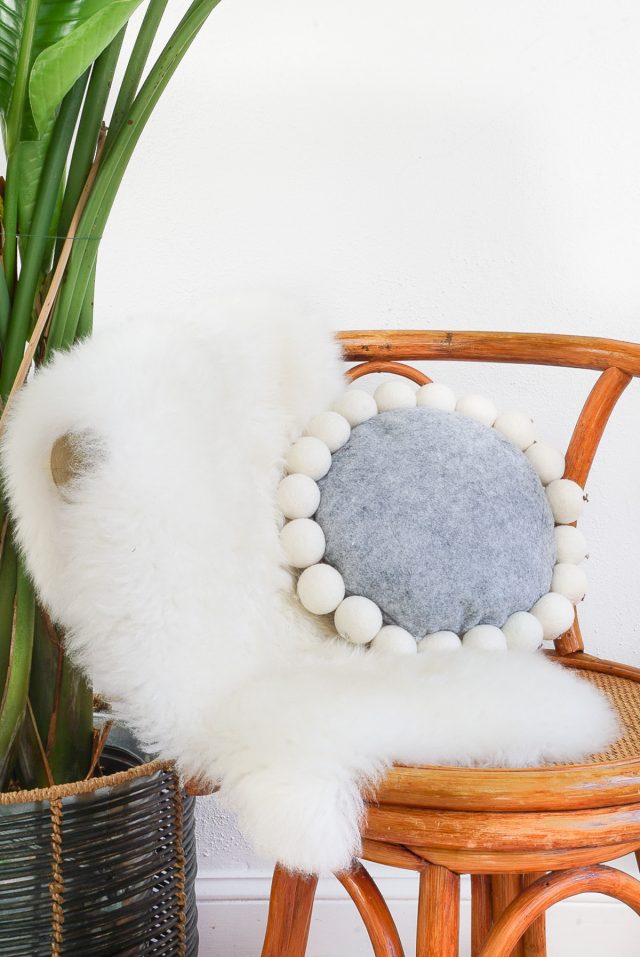 DIY Snowball Pillow - Sugar & Cloth - Houston Blogger - DIY - Home Decor - Winter