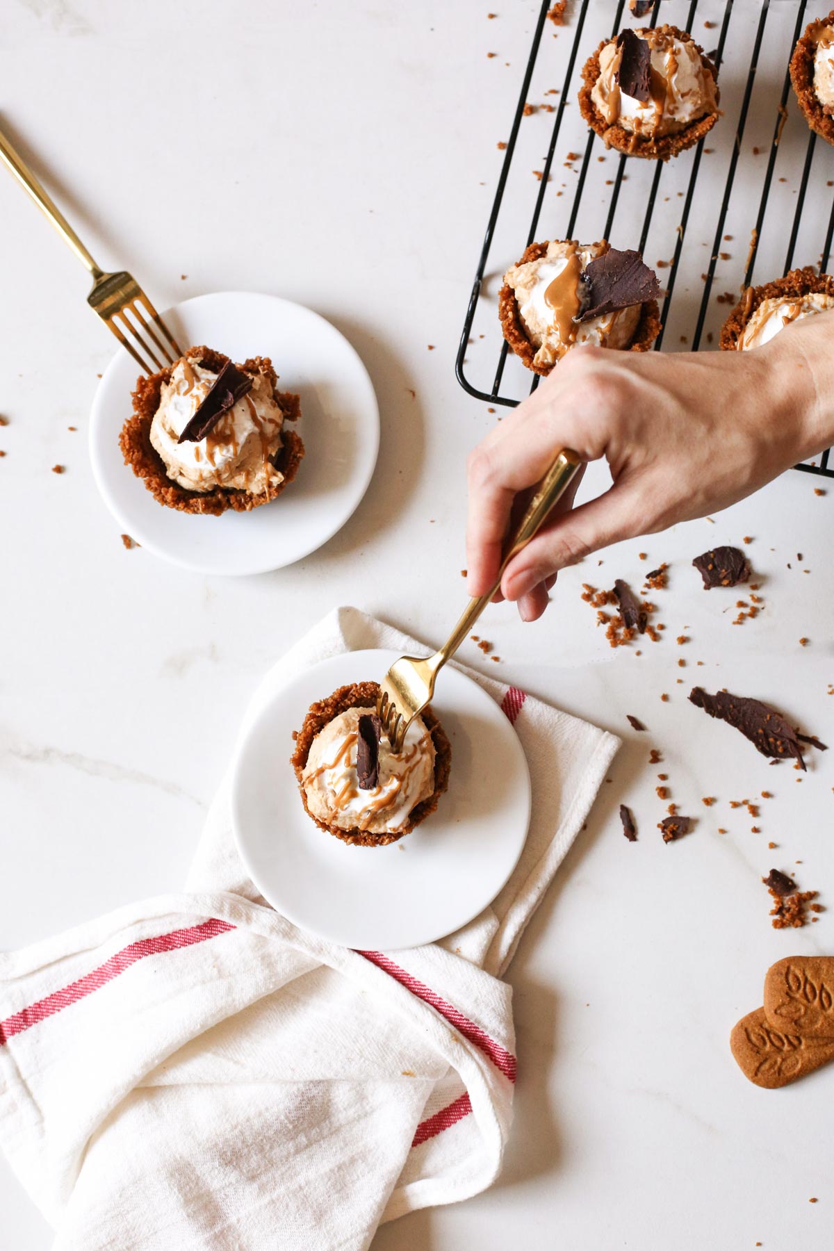 Mini Cookie Butter Tart recipe by Sugar & Cloth, an award winning DIY inspired lifestyle blog.