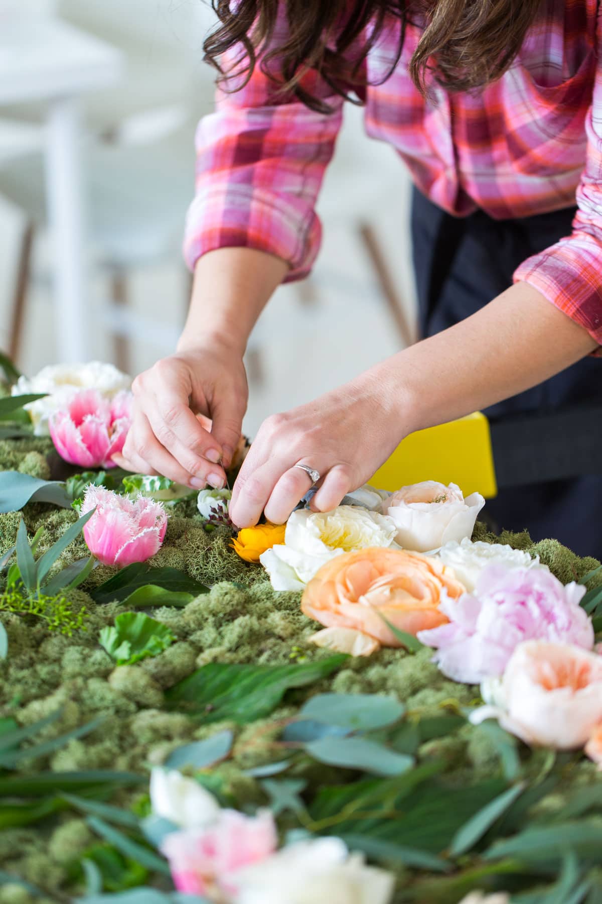 Step 4 -DIY Hanging Flower Wall Installation by Top Houston Lifestyle Blogger Ashley Rose of Sugar & Cloth | #diy #flowerwall #wallhanging #flower #floral #diydecor #backdrop 