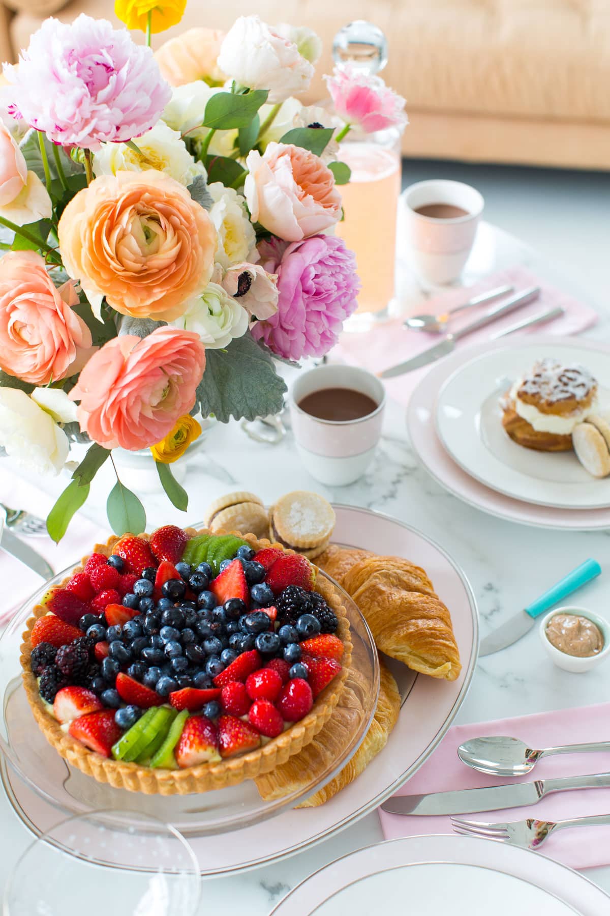A Sweets and Sips Modern Bridal Brunch with Kate Spade and Williams-Sonoma by top Houston lifestyle blogger, Ashley Rose of Sugar & Cloth