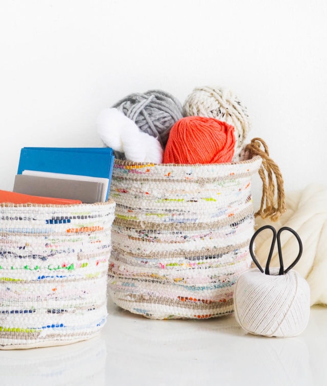 Gift ideas - DIY Rag Rug Storage Baskets 