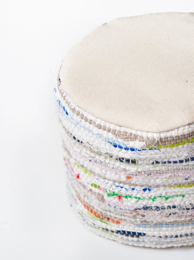DIY Rag Rug Storage Baskets by Sugar & Cloth, an award winning DIY, home decor, recipes blog.