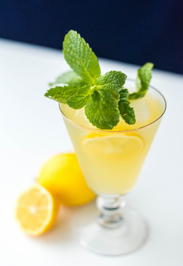 Sparkling Mint Meyer Lemonade Cocktail Recipe with mint and lemon garnish 