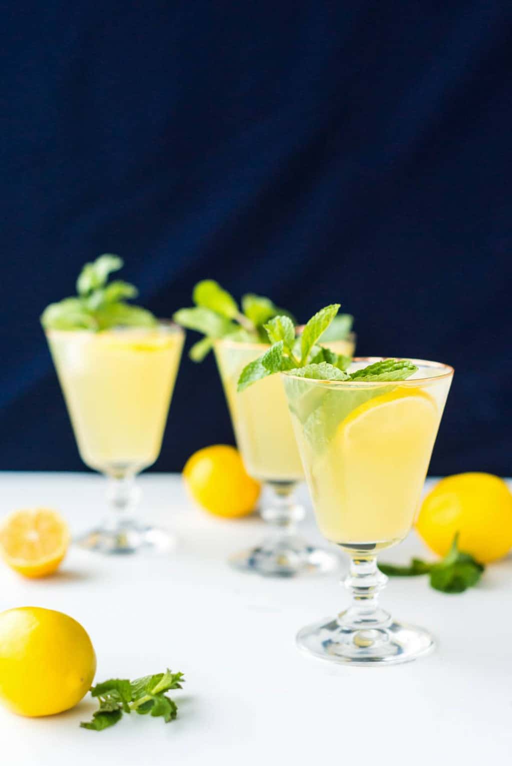 Sparkling Mint Meyer Lemonade by Sugar & Cloth, an award winning DIY and recipe blog.