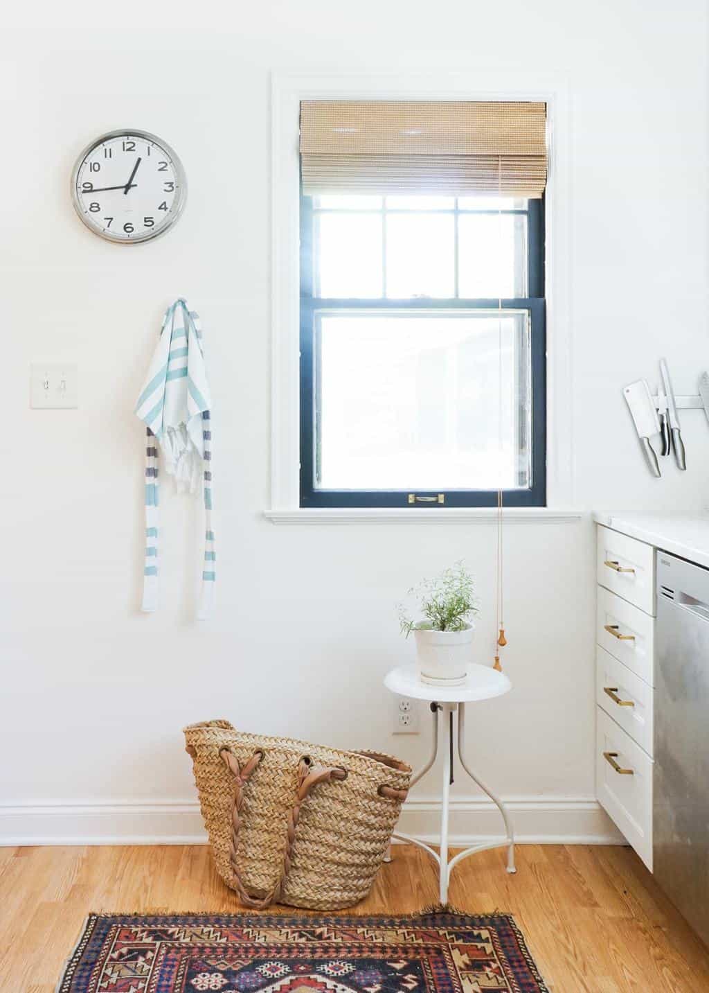 DIY Cabana Stripe Apron by Sugar & Cloth, an award winning DIY, home decor, and recipes blog.