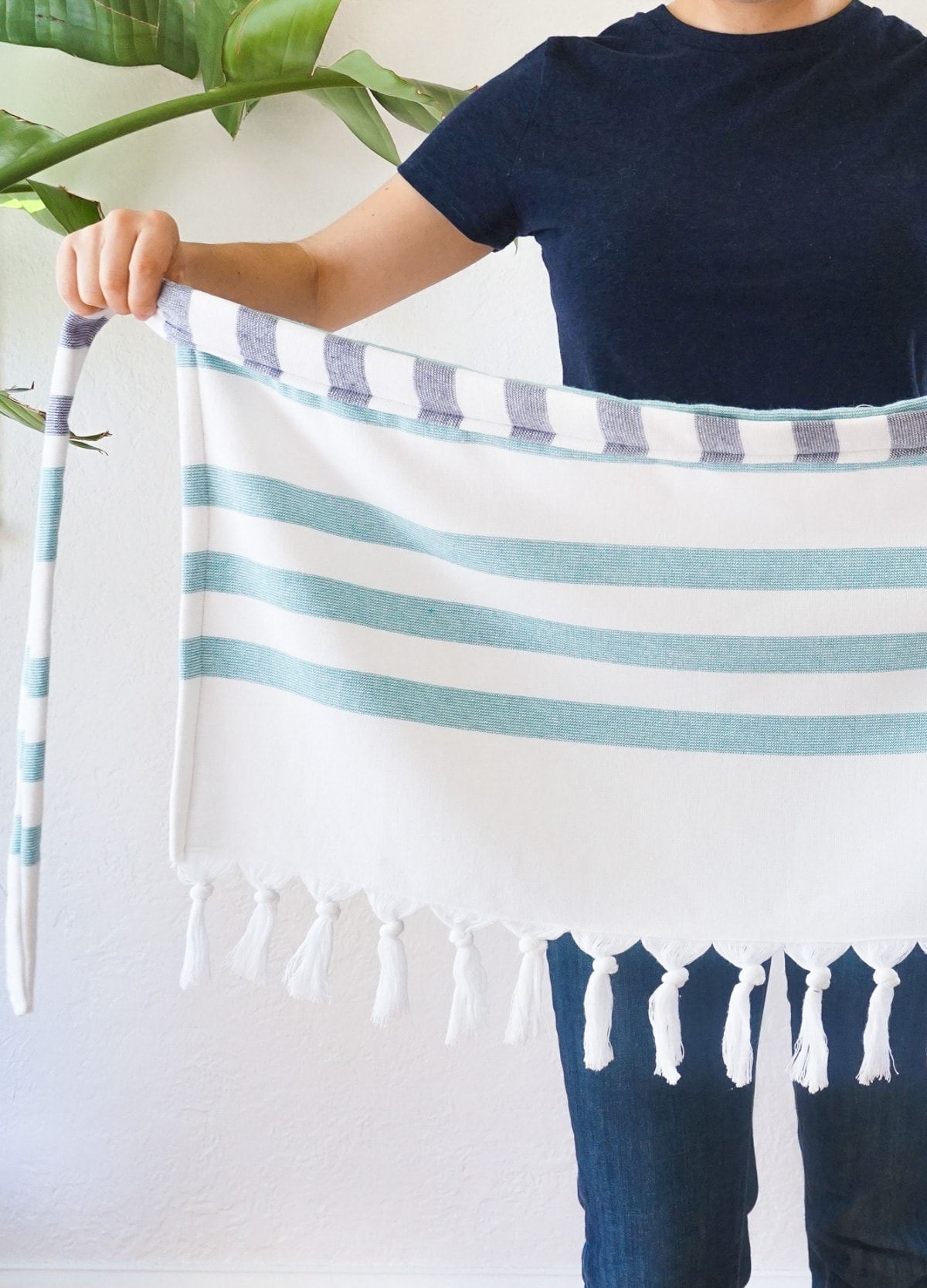 Cabana Stripe Apron by Sugar & Cloth, an award winning DIY, home decor, and recipes blog.